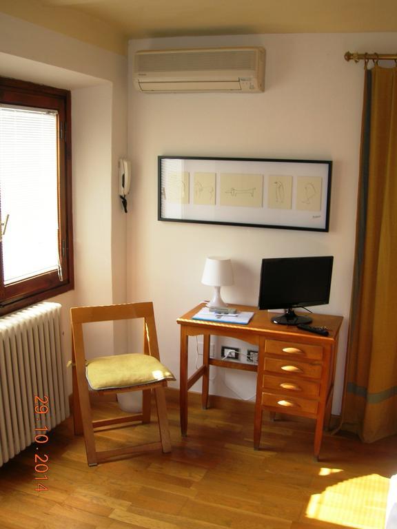 Lo Studio Terranuova Bracciolini Habitación foto